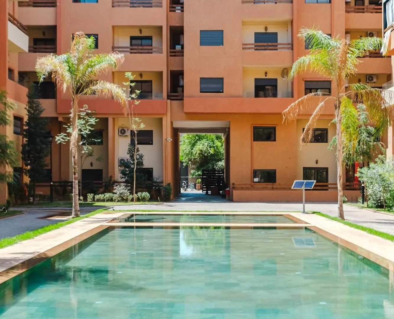 Lägenhet Confortable & Tres Bien Note - Vue Piscine, Proche M Avenue, Piscine, Fibre Optique, Parking Marrakesh