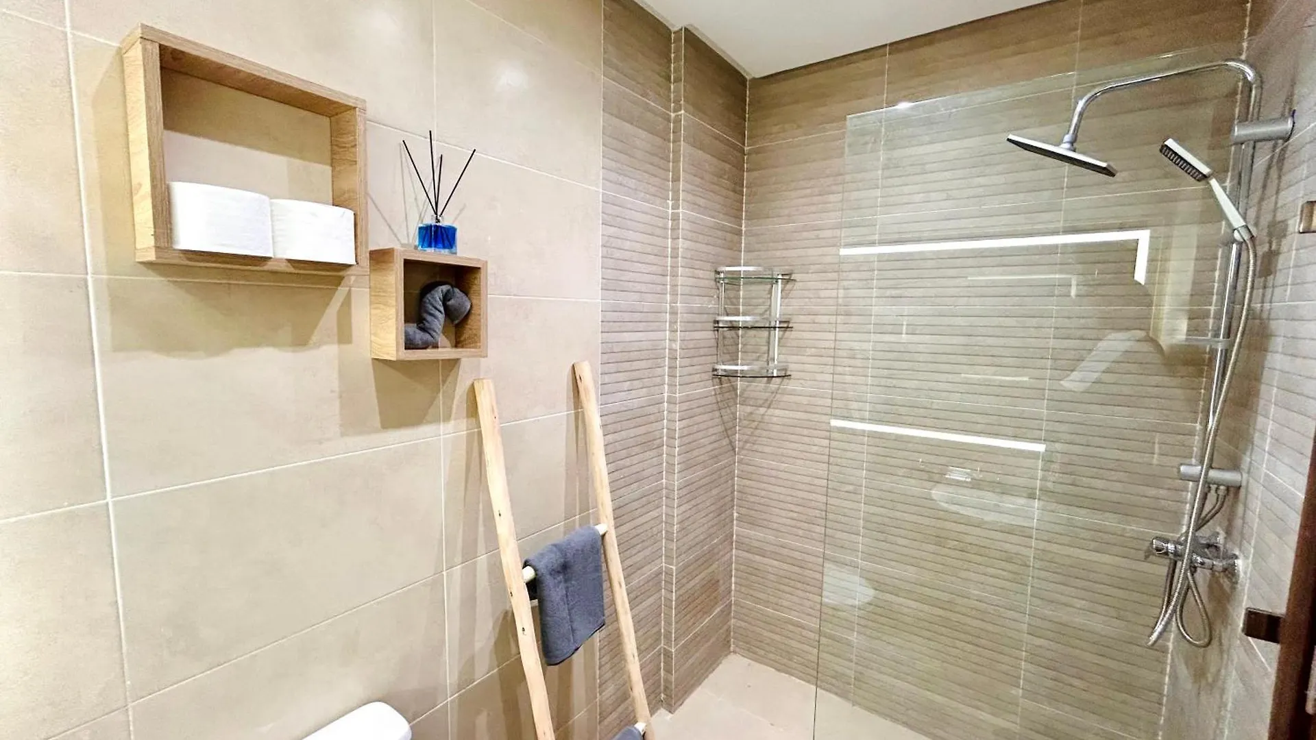 New Apartment Proche M Avenue , Swimming Pool , Fibre Optique Wifi , Parking Marraquexe Marrocos