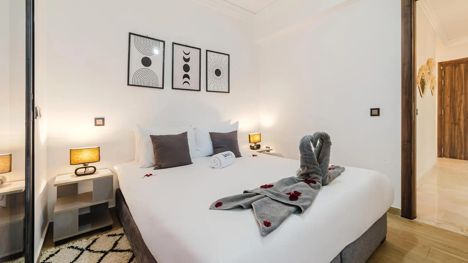 New Apartment Proche M Avenue , Swimming Pool , Fibre Optique Wifi , Parking Marraquexe